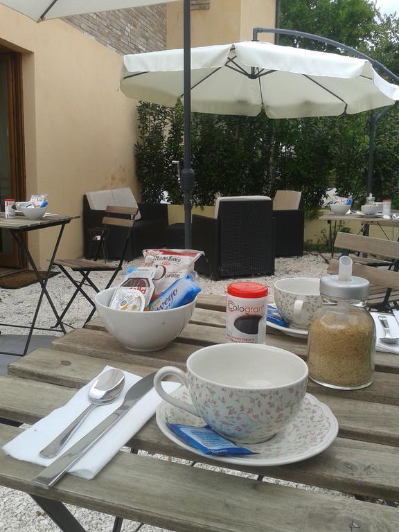 Antica Loggia Hotel ฟาบริอาโน ภายนอก รูปภาพ
